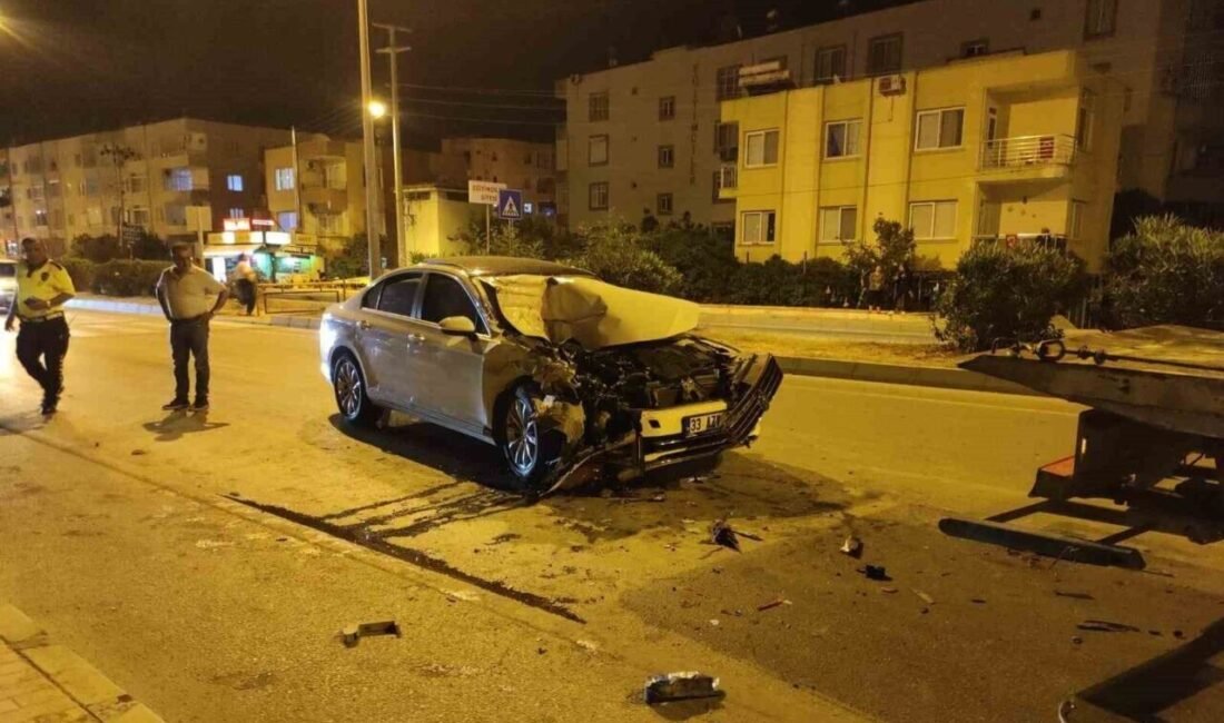 Mersin’in Erdemli ilçesinde kontrolden çıkan otomobilin kamyonete arkadan çarptığı kazada