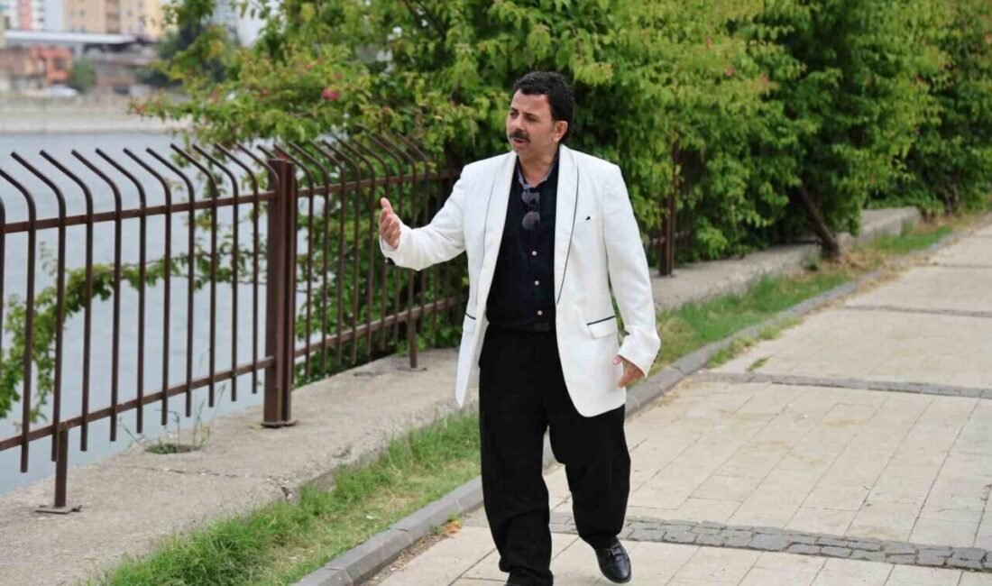 Adana’da konuşma bozukluğu olan ancak bu durumu müzik yapmasına engel