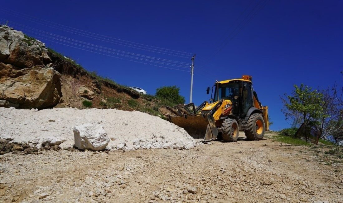 Konyaaltı Belediyesi, yayla yollarında ulaşımı daha güvenli ve konforlu hale