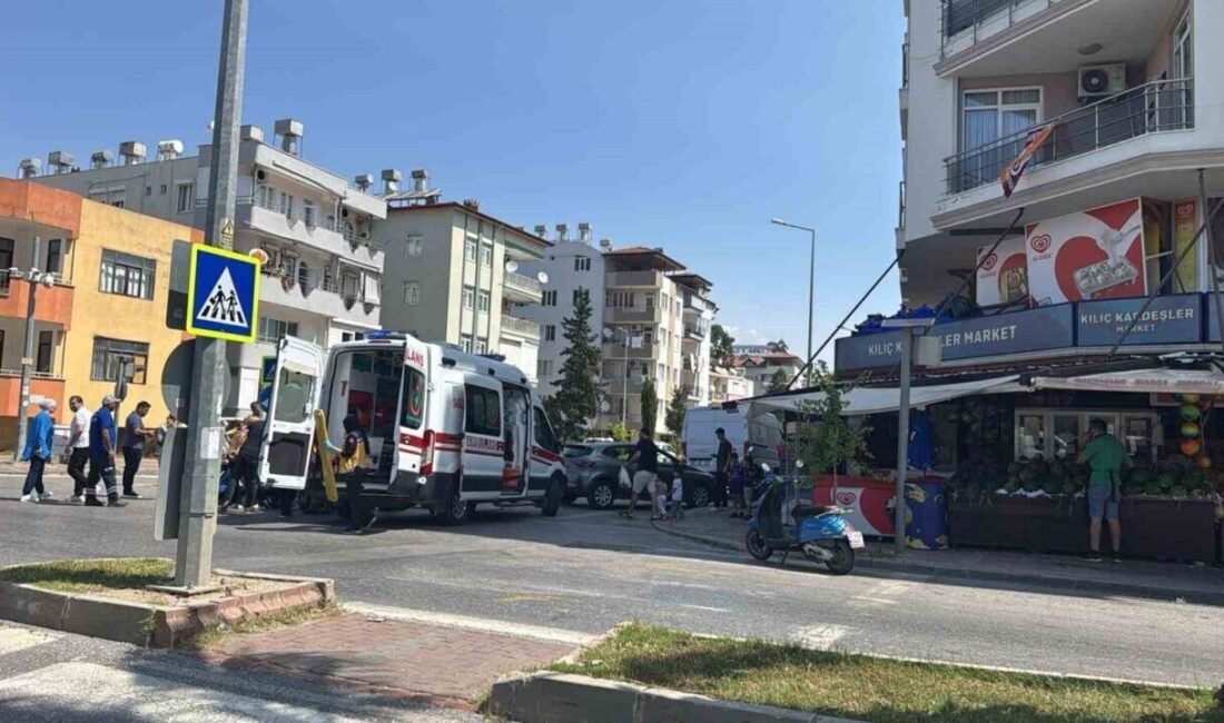 Antalya’nın Manavgat ilçesinde motosiklet ile otomobilin karıştığı kaza sonucu motosiklette