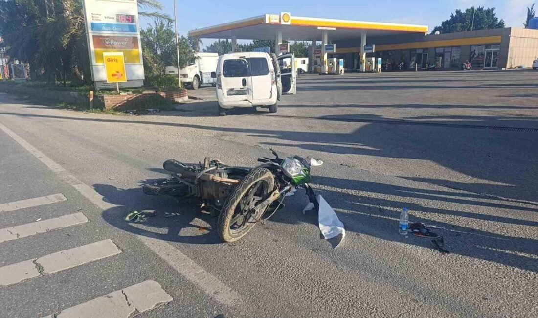 Manavgat ilçesinde seyir halindeki motosikletin, akaryakıt istasyonuna dönmekte olan hafif