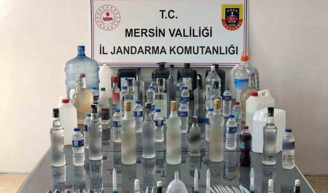 Mersin’de jandarmanın düzenlediği operasyonda 127 litre sahte içki ele geçirilirken,