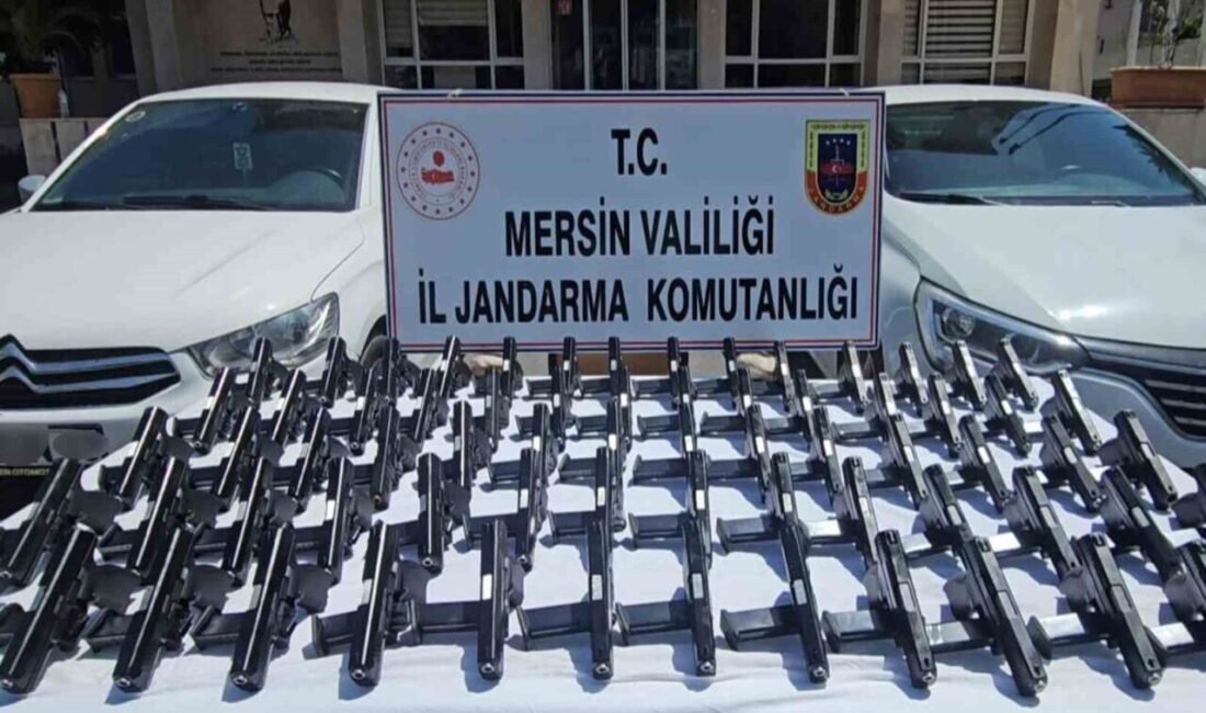 Mersin’de jandarmanın düzenlediği dron destekli operasyonda 2 otomobilde 70 tabanca