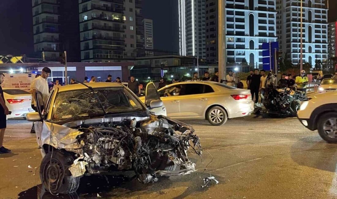 Mersin’de iki otomobilin çarpışması sonucu meydana gelen kazada, 1’i ağır