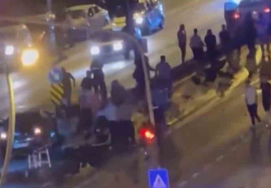 Mersin’in Tarsus ilçesinde meydana gelen trafik kazasında 10 kişi yaralandı.