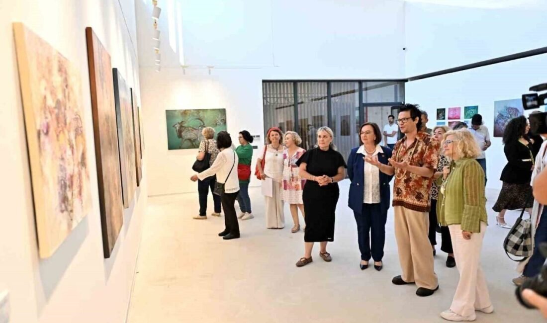 Antalya’da resim ve seramik sanatını bir araya getiren “Mistik Dokular”