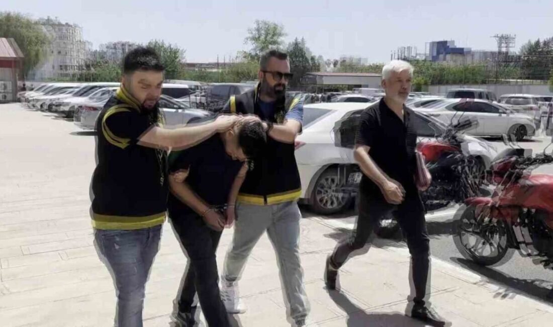 Adana’da mezarlığa gelenlerin park halindeki araçlarından hırsızlık yapan şüpheli, polis