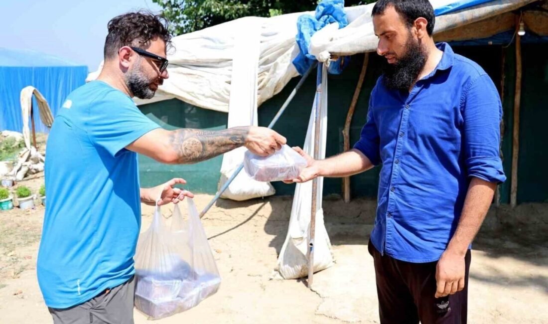 Adana’da faaliyet gösteren Ogün Abi Derneği, Kurban Bayramı’nda binlerce kişiye