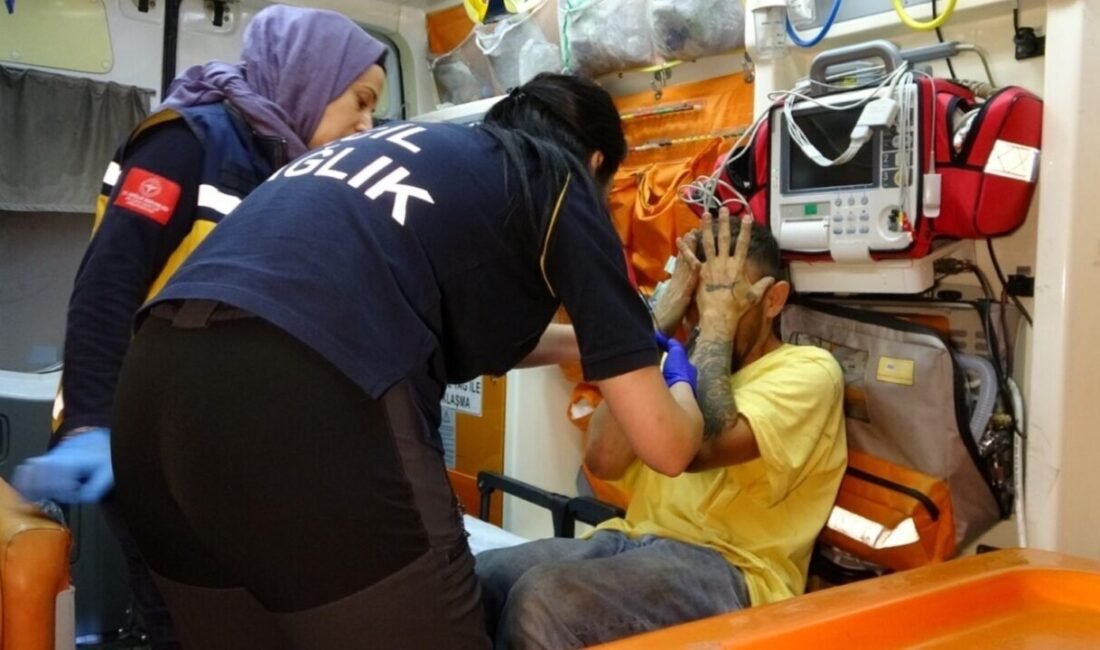 Antalya’da kamyon kırmızı ışıkta bekleyen otomobile arkadan çarptı. Yüksek gerilim