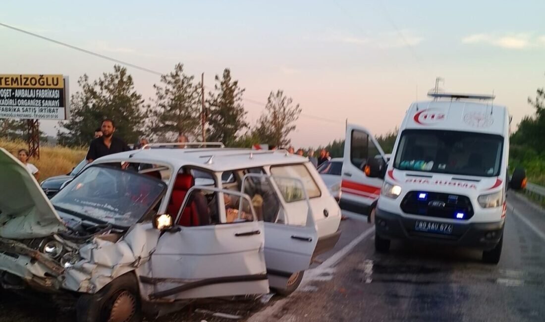 Osmaniye’nin Kadirli ilçesinde 4 aracın karıştığı zincirleme trafik kazasında 1
