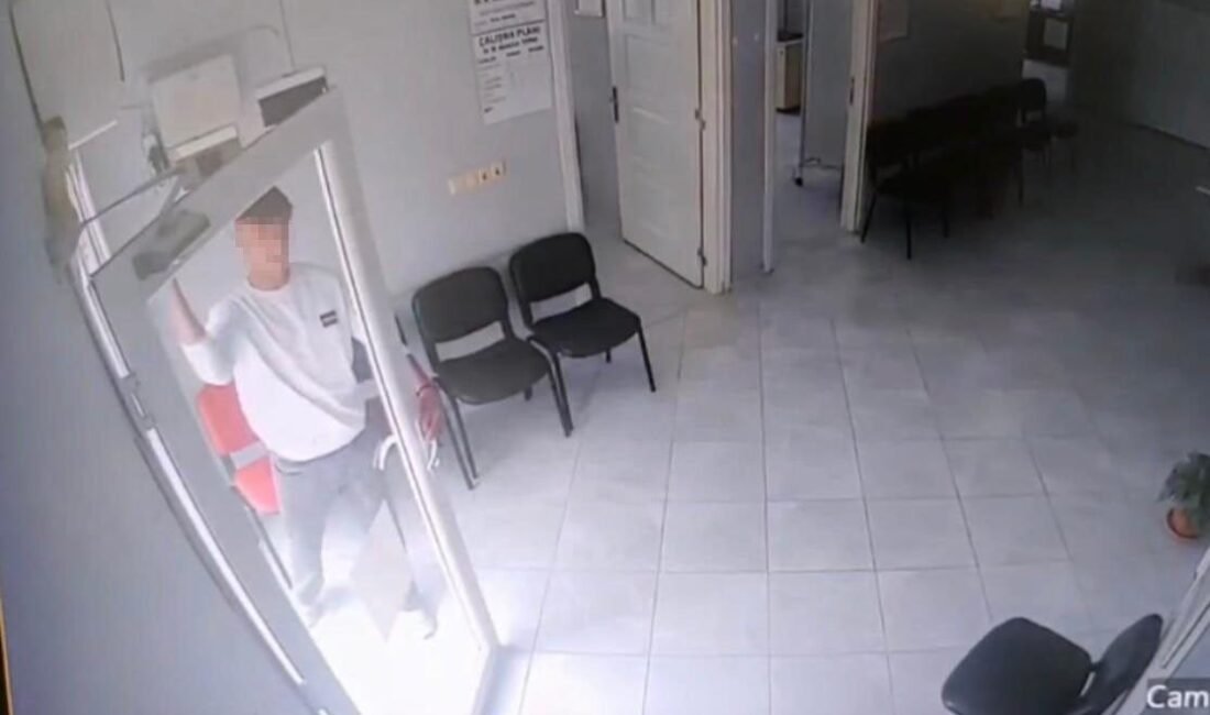 Osmaniye’de aile hekimini tehdit edip aile sağlığı merkezinin camını bıçakla