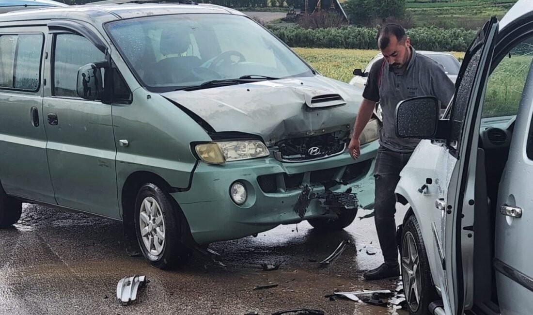 Osmaniye’nin Düziçi ilçesinde minibüs ile ticari aracın karıştığı kazada 1