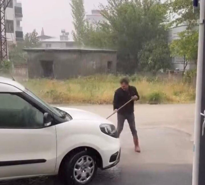 Osmaniye’de sabah saatlerinde başlayan şiddetli yağmur hayatı olumuz etkiledi. Meteoroloji