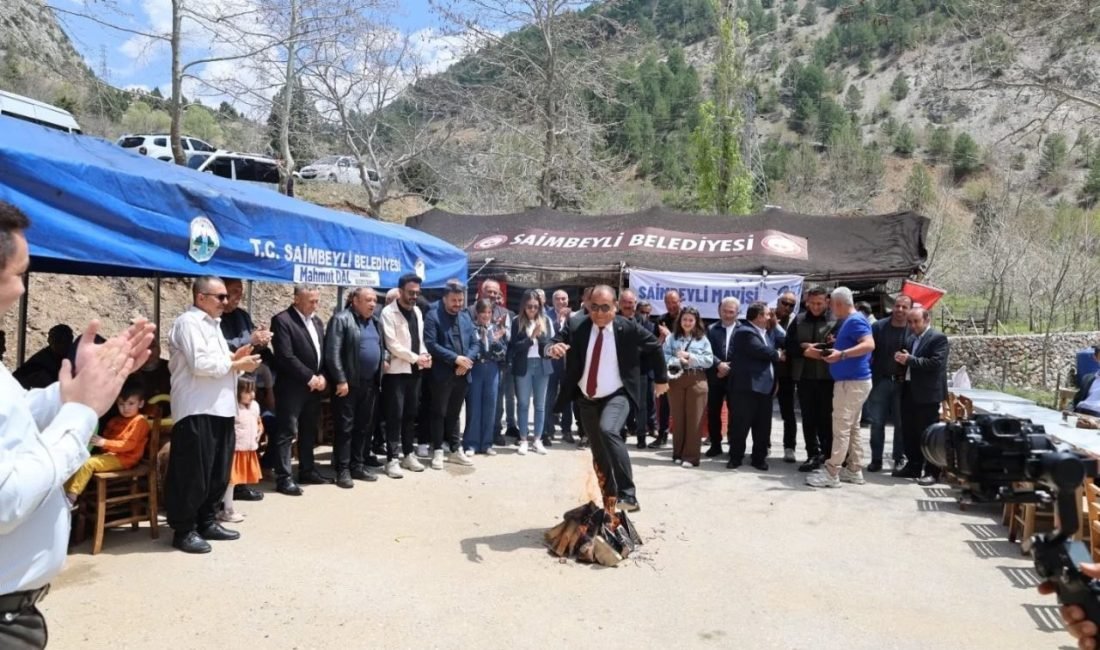 Adana’nın Saimbeyli ilçesinde baharın gelişi Hıdırellez şenlikleri ile kutlandı. UNESCO