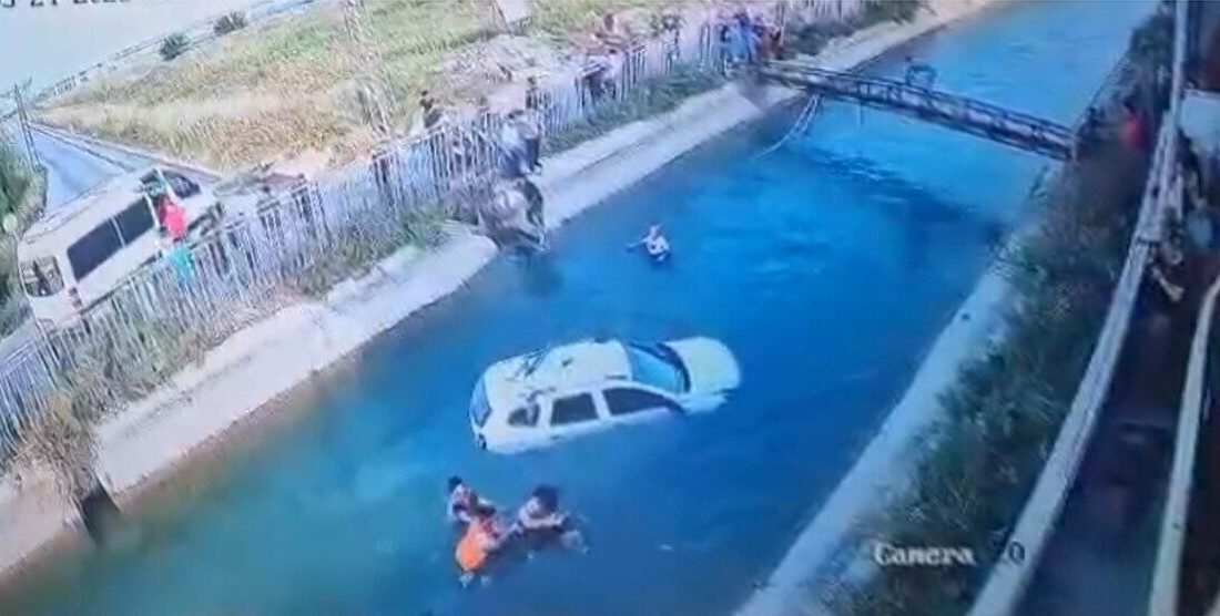 Adana’da sulama kanalına düşen cipten çıkıp kanalda sürüklenen iki kişi