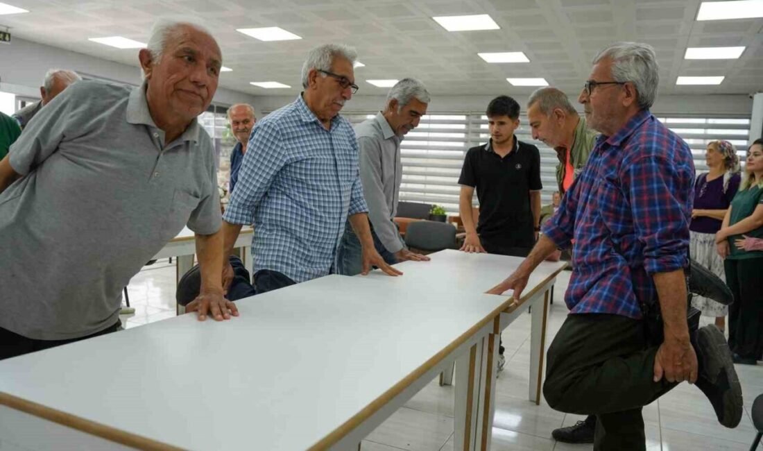 Mersin Tarsus Belediyesi tarafından hizmete açılan emekli evi, kentteki emeklilerin