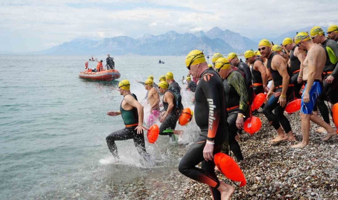 Antalya’nın Konyaaltı Sahili, X-WATERS kapsamında 30 ülkeden bine yakın yüzücüyü