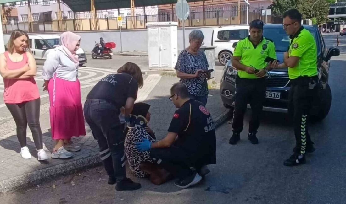 Antalya’nın Manavgat ilçesinde yaya geçidinden geçmeye çalışan kadına otomobil çarptı.