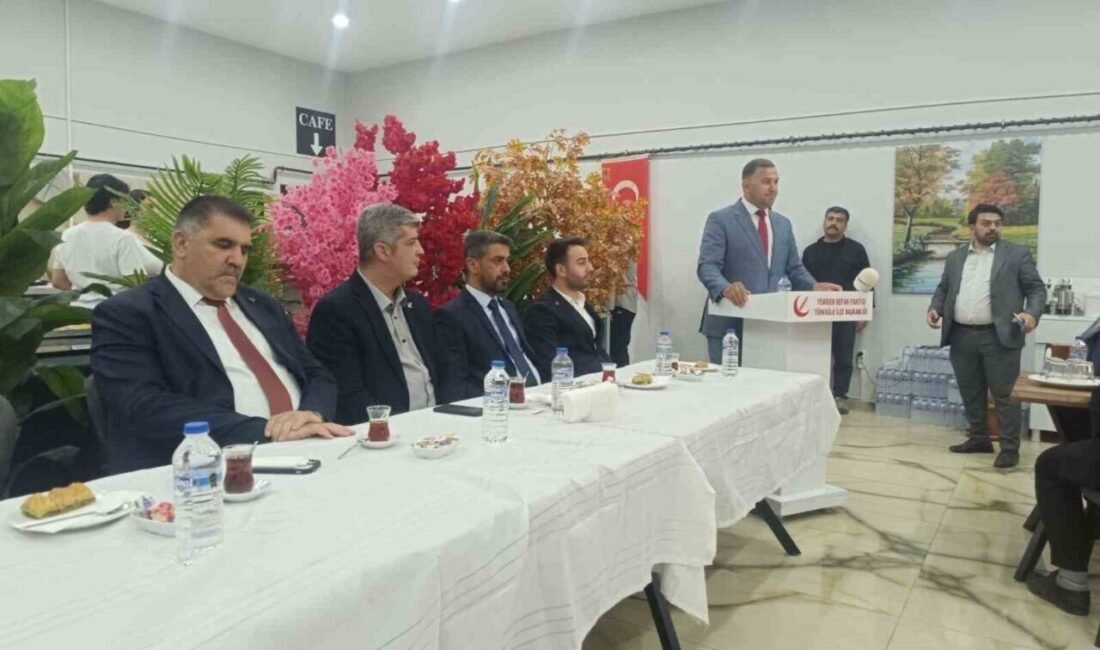 Yeniden Refah Partisi Türkoğlu İlçe Başkanı Celalettin Kaplan ve yönetimi,
