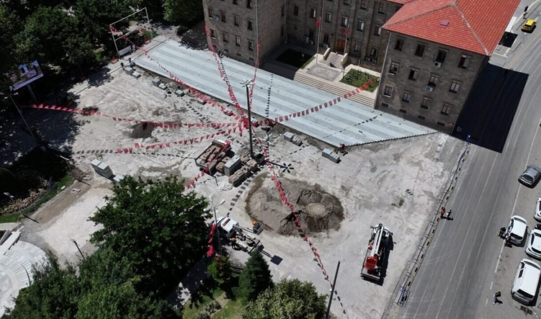Isparta Belediyesi tarafından 15 Temmuz Cumhuriyet ve Demokrasi Meydanı’nda yeniden