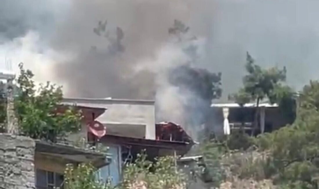 Adana’nın Feke ilçesinde çıkan ev yangını orman ve itfaiye ekipleri