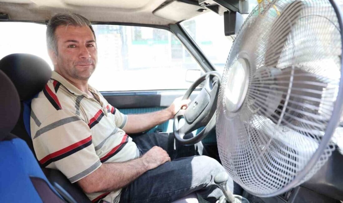 Adana’da bir sürücü klimasız olan 87 model otomobiline sıcaktan bunalınca