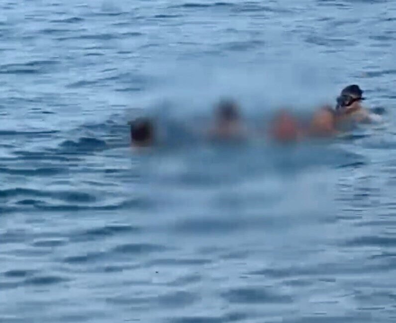 Antalya’nın Kumluca liçesine bağlı turizm merkezlerinden Adrasan’da bir genç denizde