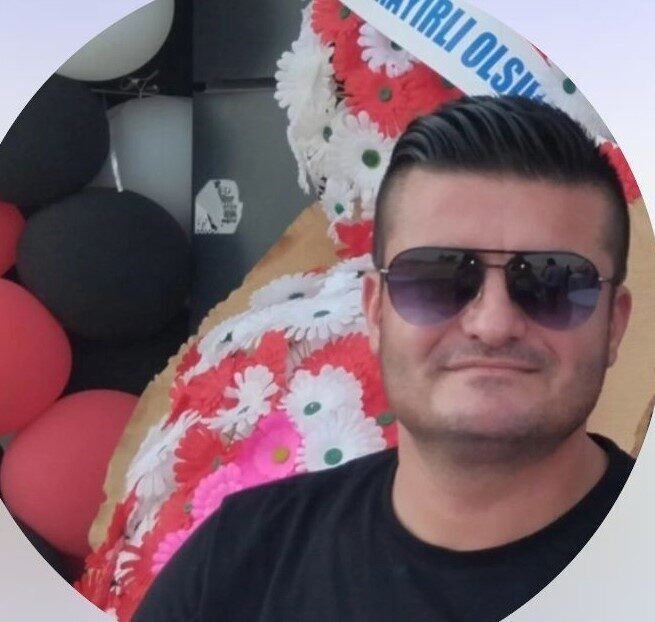 Adana’da ağaca çarpan motosiklet sürücüsü hayatını kaybetti. Kaza, merkez Sarıçam