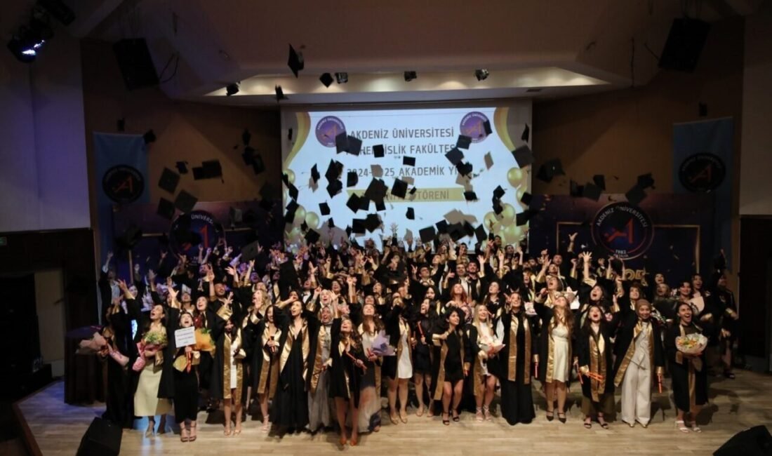 Akdeniz Üniversitesi Mühendislik Fakültesi Mezuniyet Töreni; Çevre Mühendisliği, İnşaat Mühendisliği,