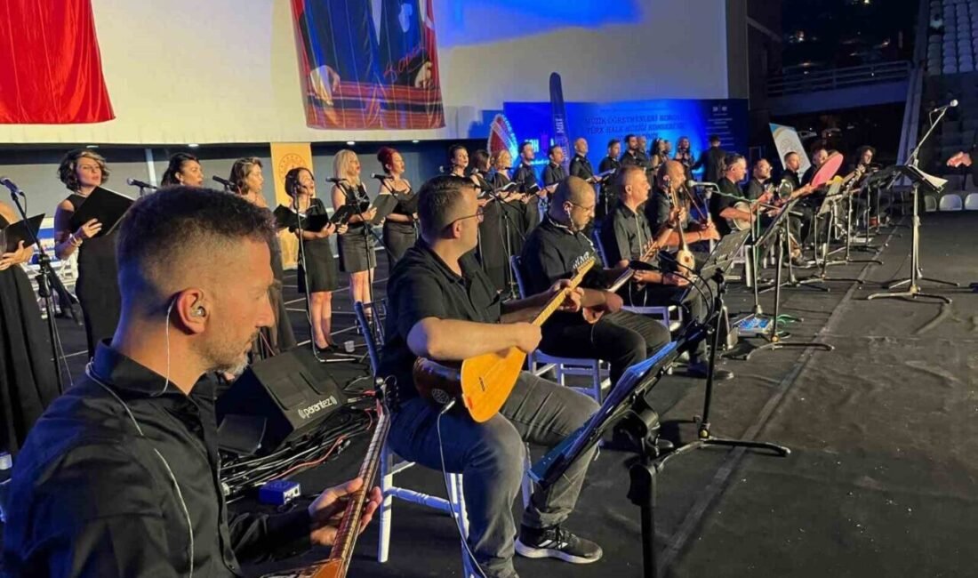 Antalya’nın Alanya ilçesinde görev yapan lise ve ortaokul müzik öğretmenleri,