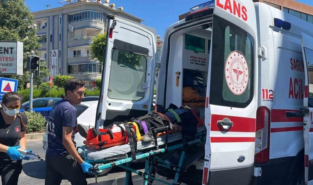 Antalya’nın Alanya ilçesinde motosiklet ile otomobilin çarpıştığı trafik kazasında motosiklet