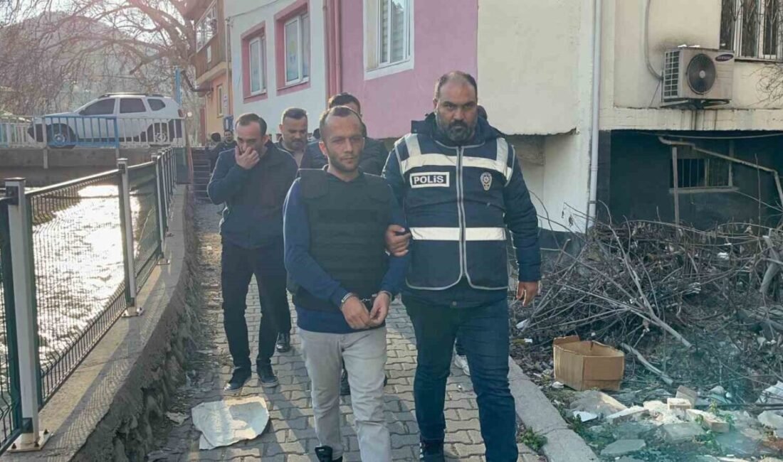 Adana’nın Feke ilçesinde altınları için evinde ensesinde vurulmuş halde bulunan
