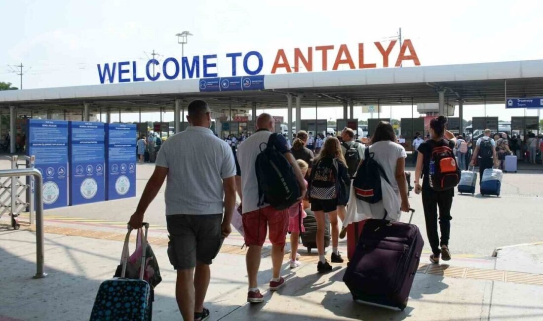 Kurban Bayramı tatilinde Antalya Havalimanı, bir günde 195 bin 132