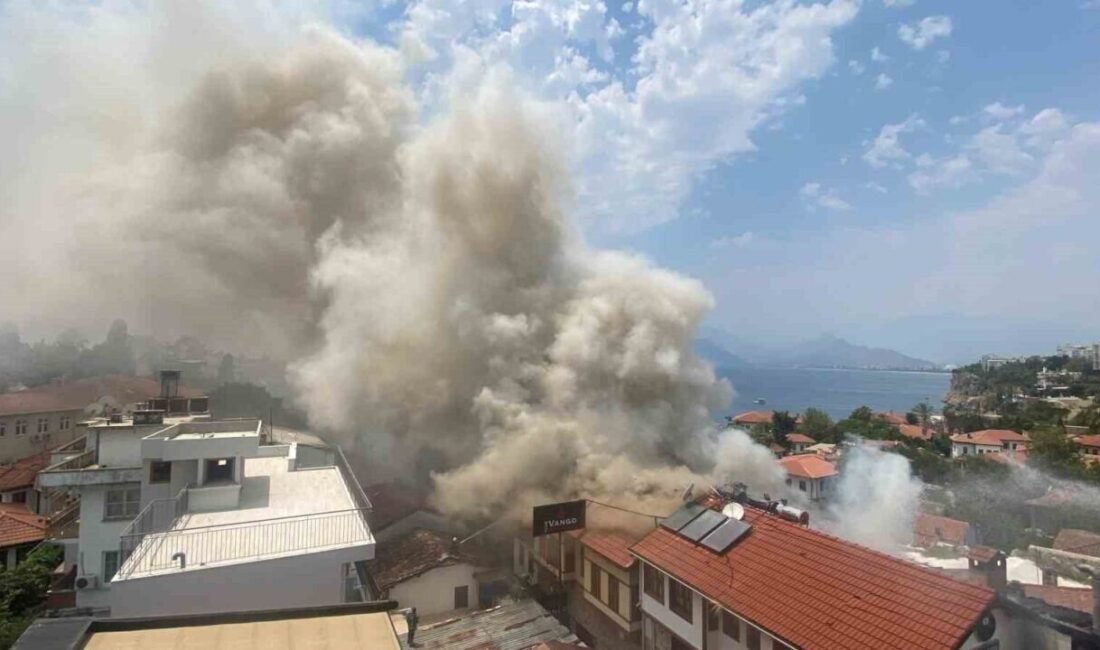 Antalya’nın tarihi Kaleiçi semtinde 2 katlı bir otelde başlayan ve