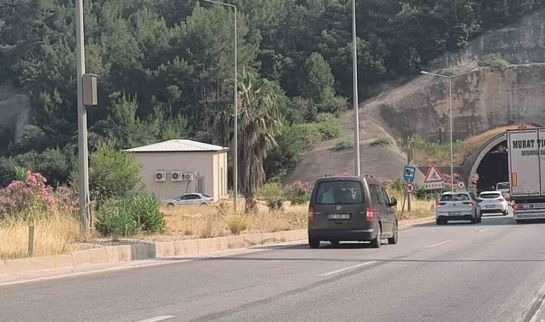 Antalya’da öğlen saatlerinde meydana gelen ve motosikletli 2 gencin hayatını