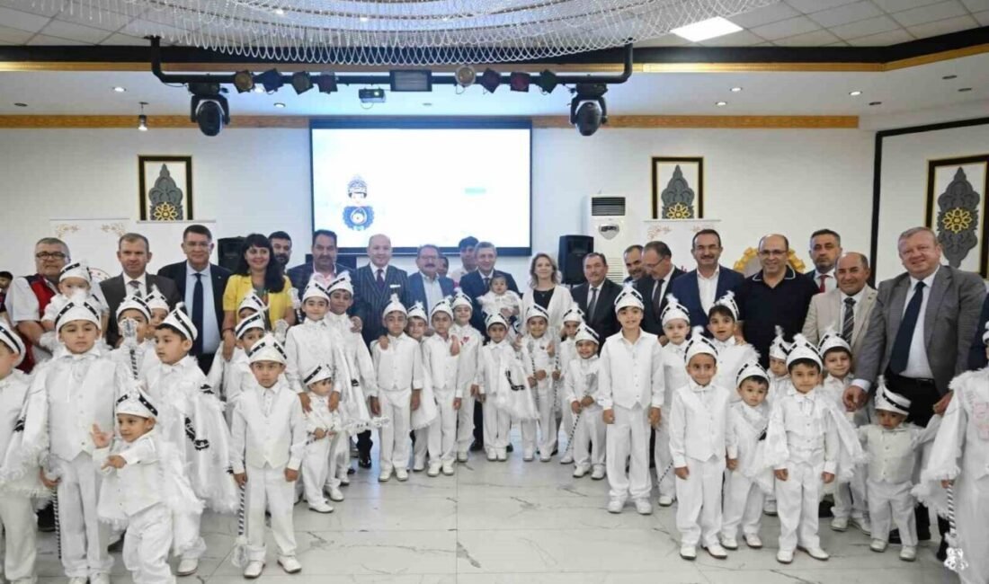 Antalya Vakıflar Bölge Müdürlüğü tarafından düzenlenen toplu sünnet şöleninde 75