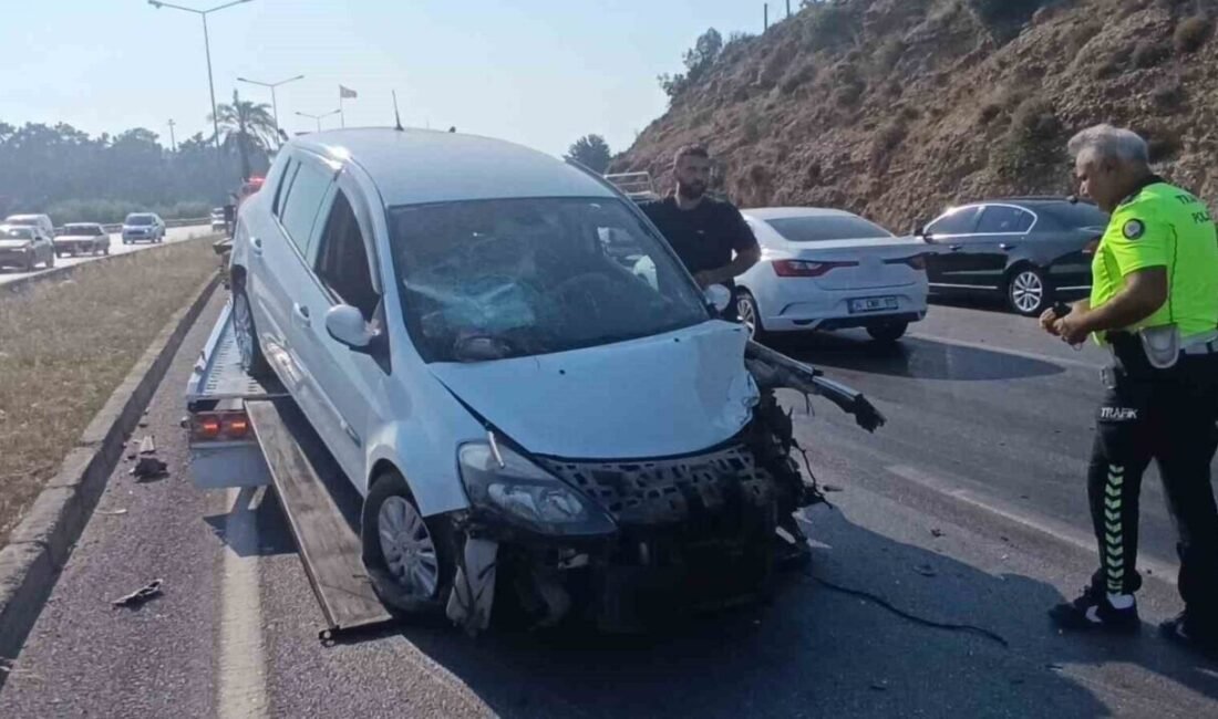 Antalya-Alanya D-400 Karayolunda seyir halindeki otomobilin, aynı istikamette gitmekte olan
