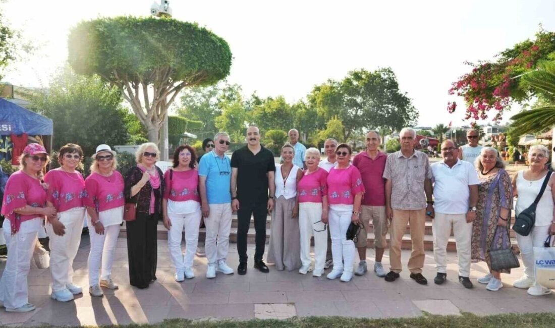 Konyaaltı Belediye Başkanı Cem Kotan, Konyaaltı Kent Konseyi Kadın Meclisi’nin