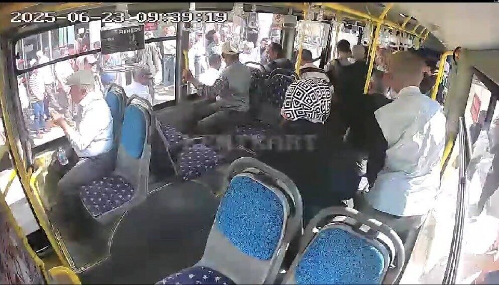 Isparta’da sabah saatlerinde özel halk otobüsünde fenalaşarak baygınlık geçiren kadın