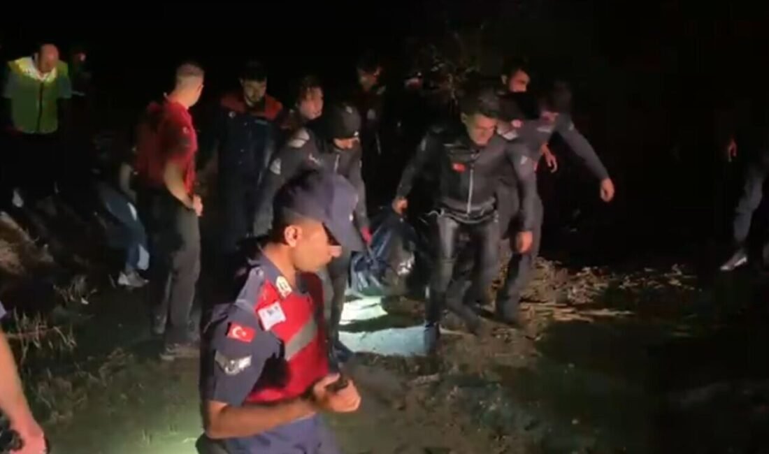 Antalya’nın Serik ilçesinde bayram tatilinde akrabalarını ziyarete gelen 4 çocuk