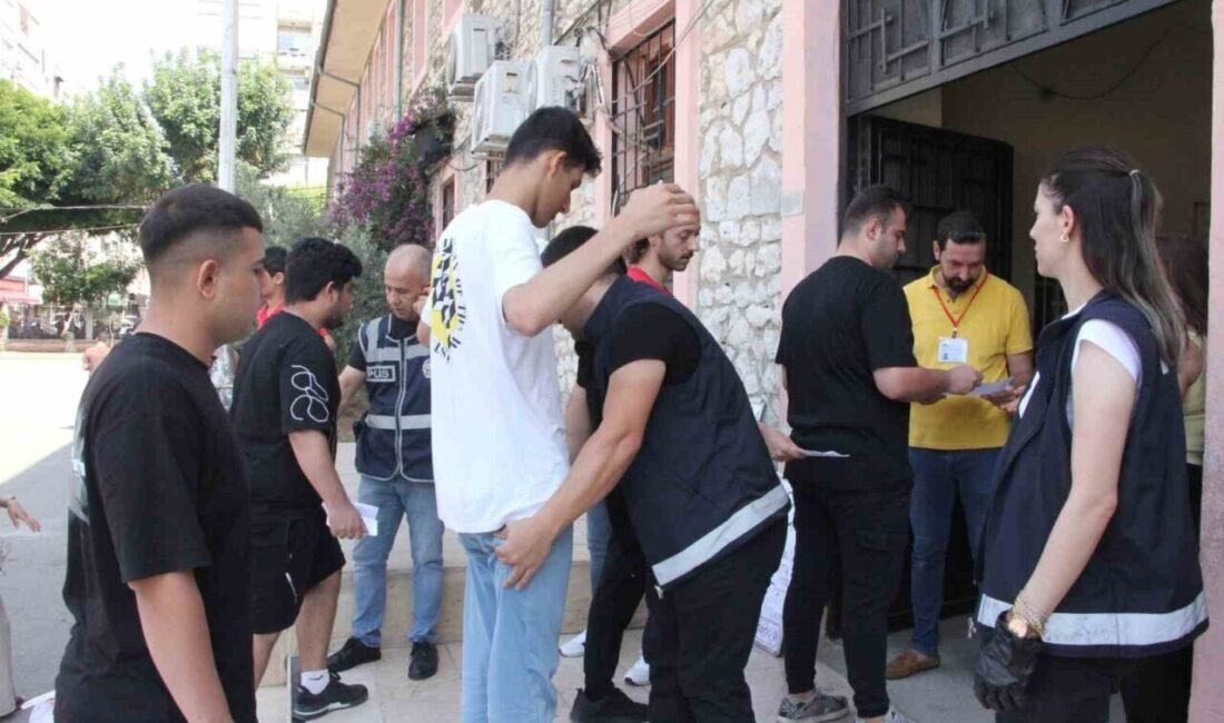 Ülke genelinde olduğu gibi Mersin’de de YKS’nin ikinci oturumu AYT