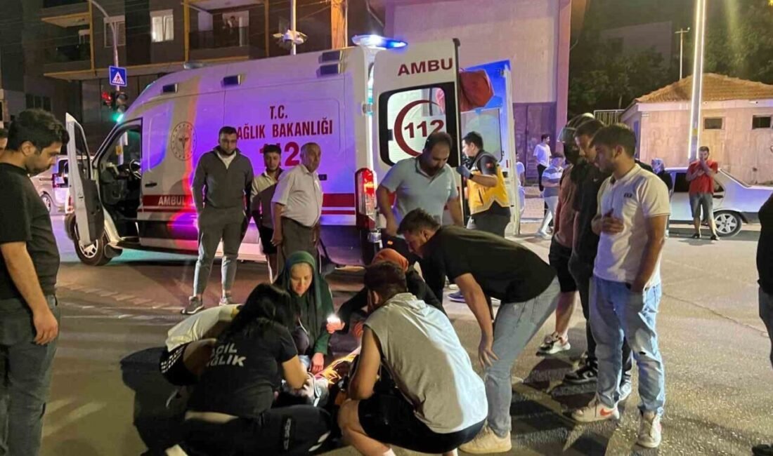 Burdur’un Bucak ilçesinde kamyonet ile motosikletin çarpışması sonucu meydana gelen