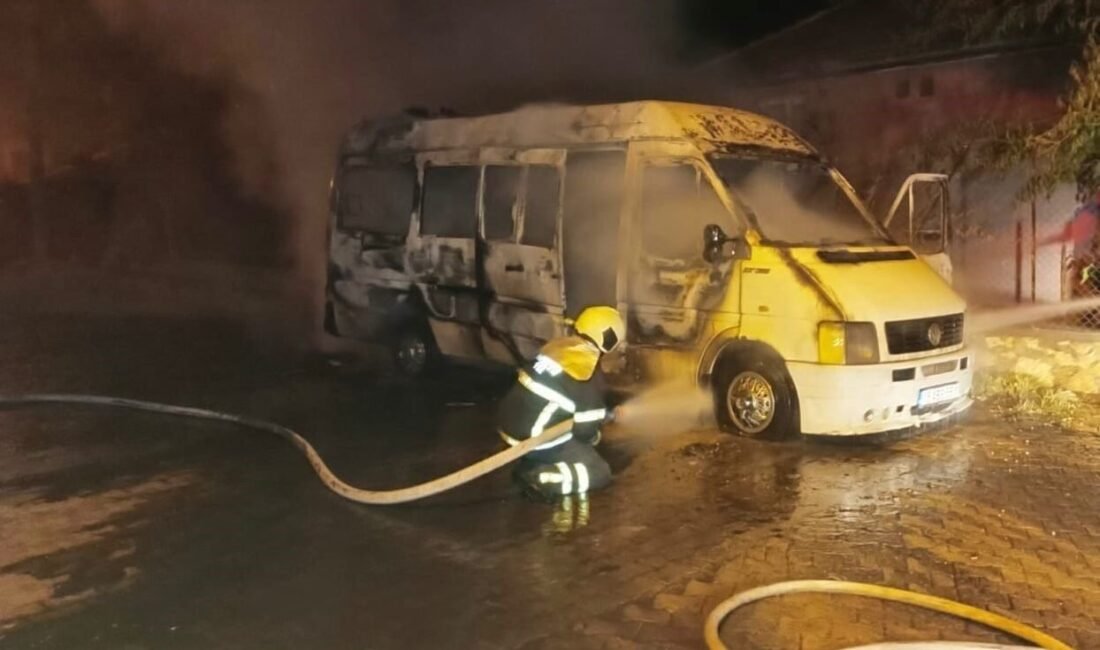 Burdur’un Bucak ilçesine bağlı Çamlık köyünde gece saatlerinde çıkan araç