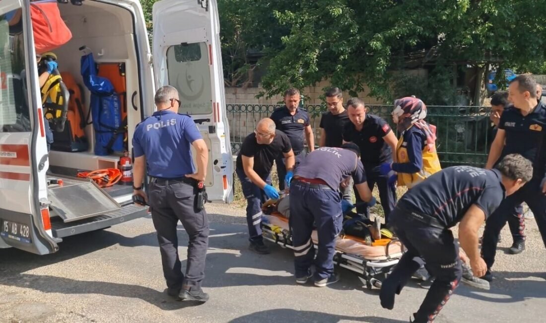 Burdur’un Bucak ilçesinde iki katlı evin ahşap balkonunun çökmesi sonucu