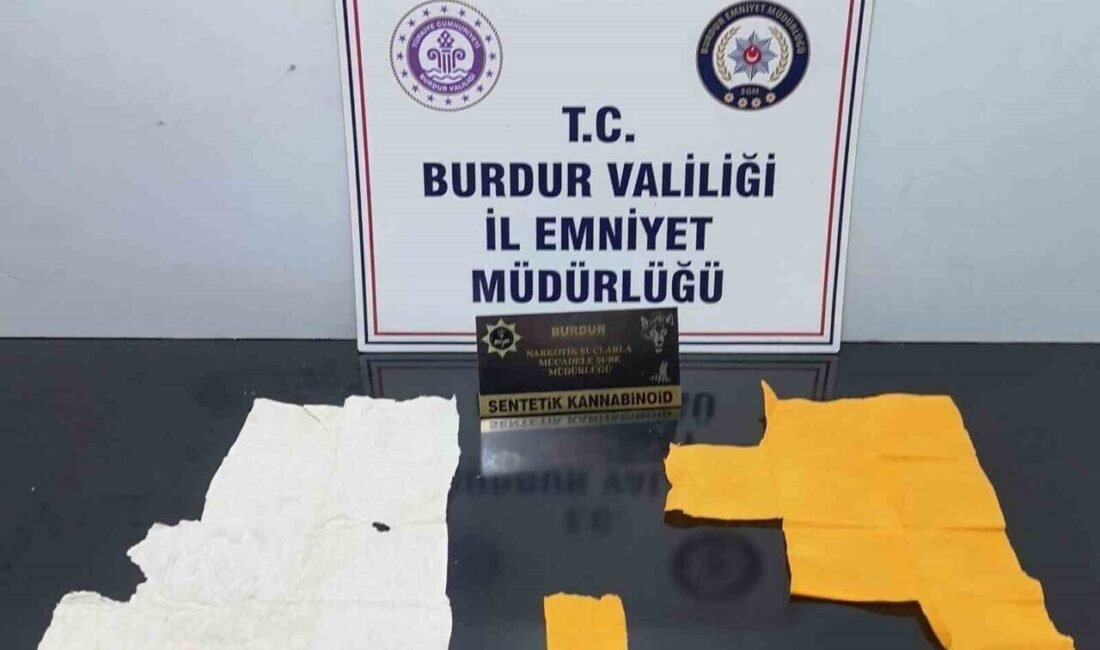 Burdur’da polis ekipleri tarafından düzenlenen narkotik operasyonunda, sentetik uyuşturucu madde