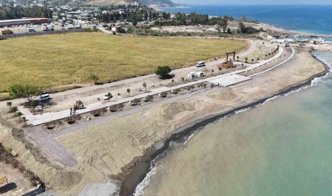 Hatay’da turizmin şehrin ekonomisine olan katkısını isteyen HBB, Arsuz ilçesinde