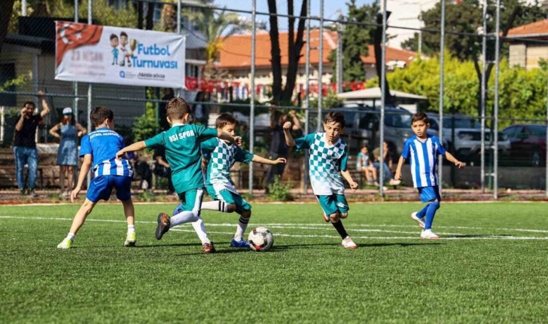 Antalya Büyükşehir Belediyesi’nin çocuklara yönelik spor faaliyetleri kapsamında düzenlediği Futbol