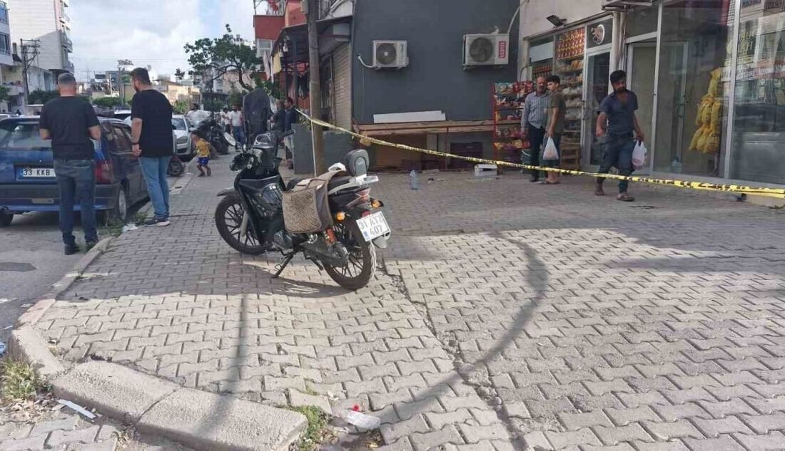 Hatay’da çocuklar arasında yaşanan kavga ailelerin karışmasıyla büyüdü. Kavgada 3