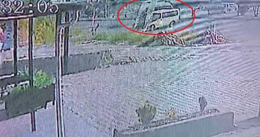 Hatay’da bir minibüsle çarpıştıktan sonra kontrolden çıkarak defalarca takla atan