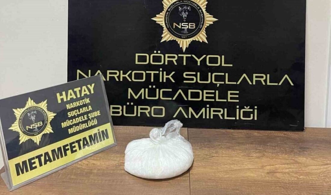 Hatay’ın Erzin ilçesinde polis ekipleri tarafından durdurulan araçta 650 gram